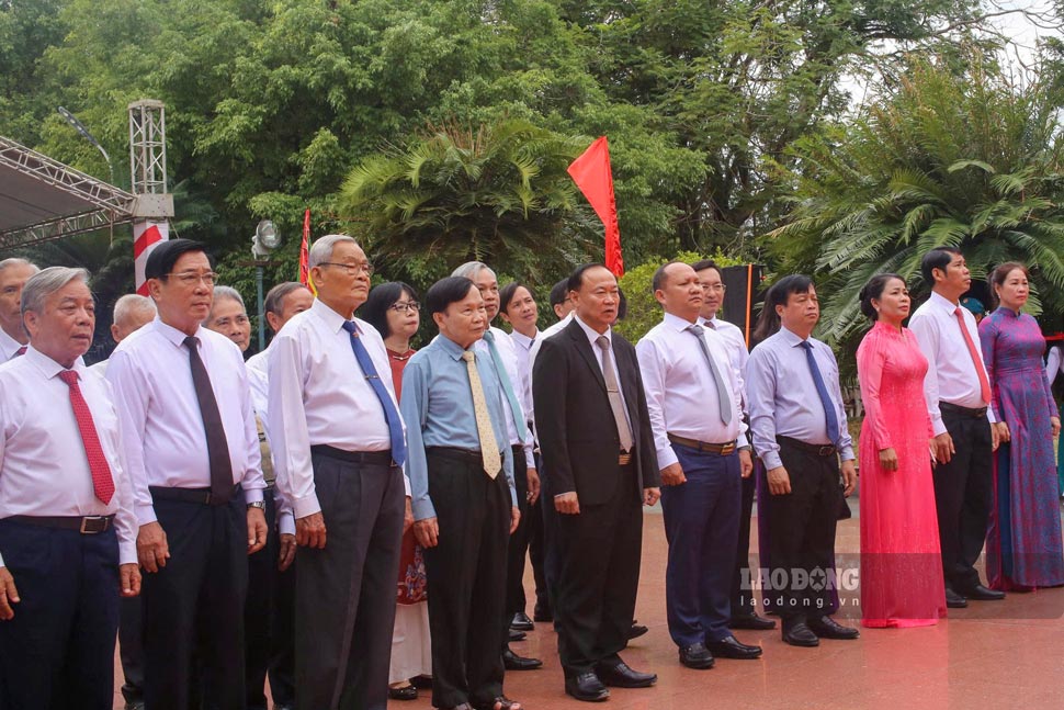 Lãnh đạo tỉnh Gia Lai dự Lễ giỗ Hoàng đế Quang Trung. Ảnh: Đinh Trương
