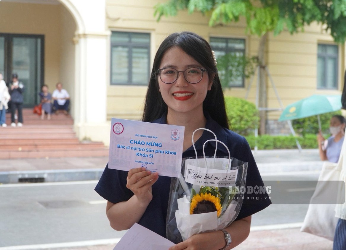 Doctor Vu Thi Huyen Trang won 15th place in the resident doctor exam of Hanoi Medical University 2026. Photo: Tuong Van