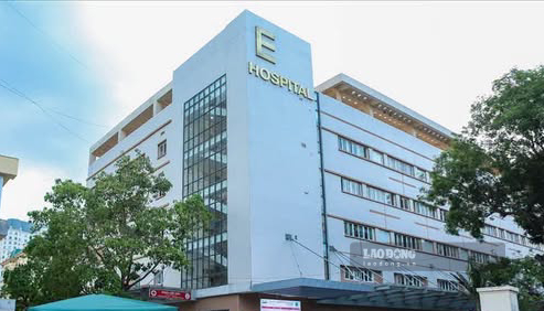 El Hospital E interviene para verificar si los empleados del departamento de radioterapia recibieron dinero de los pacientes. Foto: Hà Lê (tomada el 18 de junio de 2026)