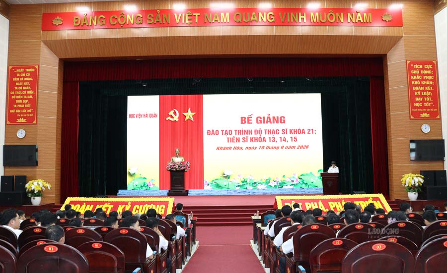Chiều 10.9, Học viện Hải quân tổ chức bế giảng đào tạo thạc sĩ khóa 21, tiến sĩ khóa 13, 14, 15 năm 2026. Ảnh: Huy Công