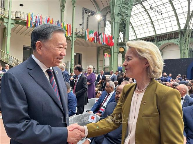 General Secretary and President To Lam and President of the European Commission Ursula von der Leyen attend the conference. Photo: VNA