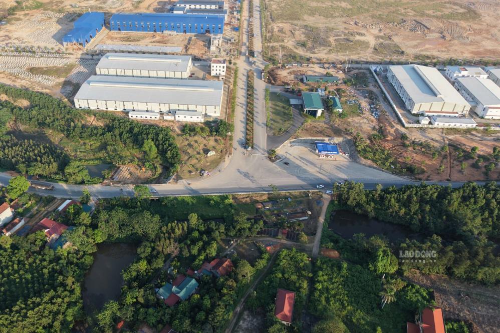 Đoạn 3 của dự án là đoạn Quốc lộ 32 qua cổng chính cụm công nghiệp. Ảnh chụp tháng 9.2026: Tô Công