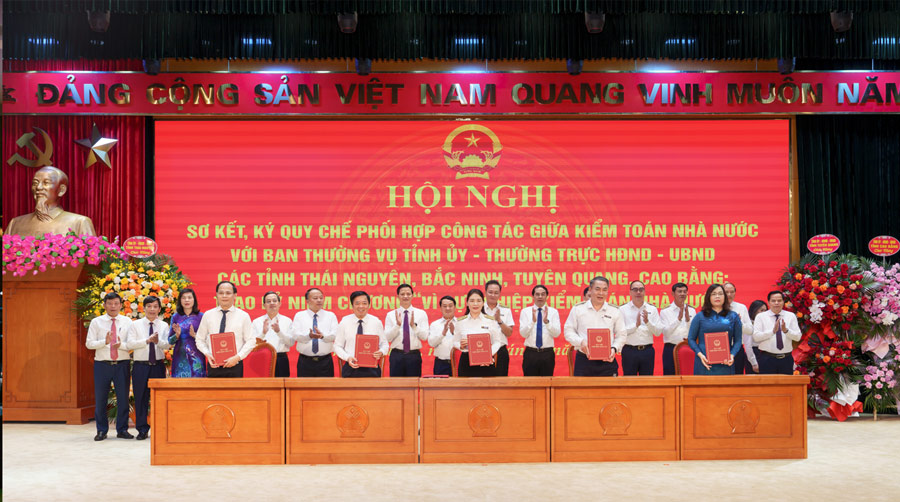 Kiểm toán Nhà nước ký Quy chế phối hợp công tác với tỉnh Thái Nguyên. Ảnh: KTNN
