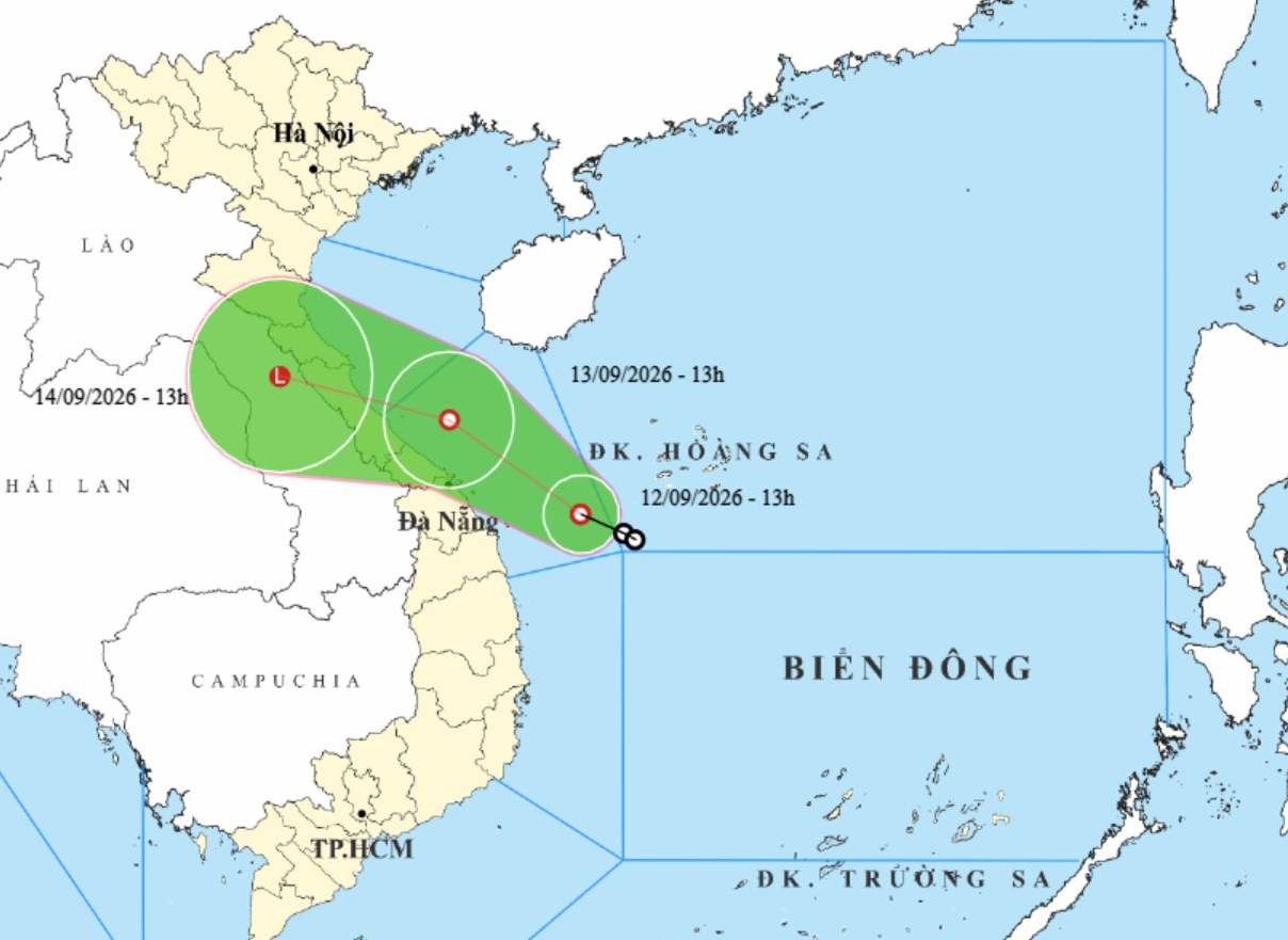 Tropical depression in the East Sea approaching land causes widespread rain. Photo: National Center for Hydro-Meteorological Forecasting