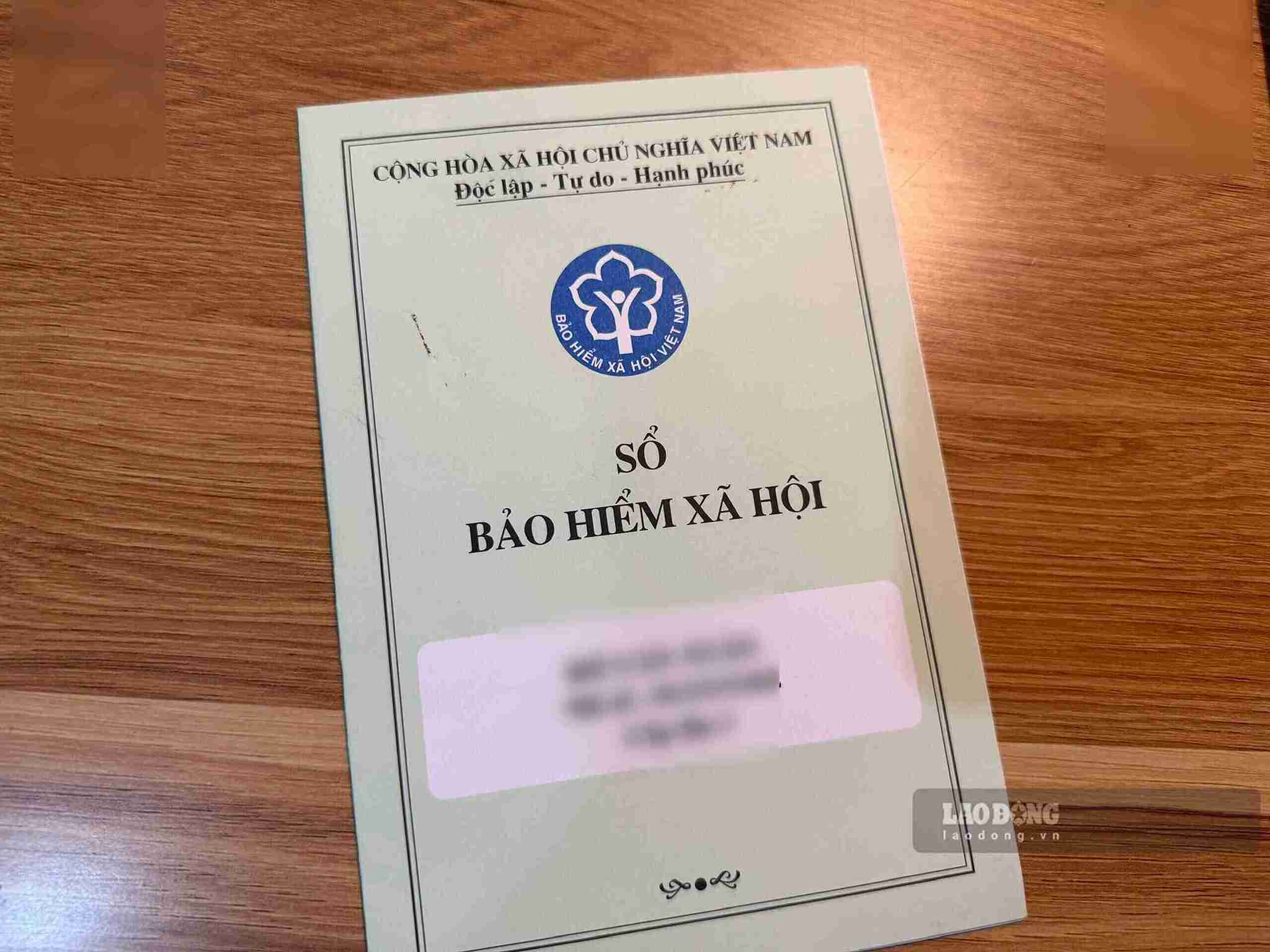 More than 100 units in Hung Yen are late in paying and evading insurance. Photo: Mai Huong