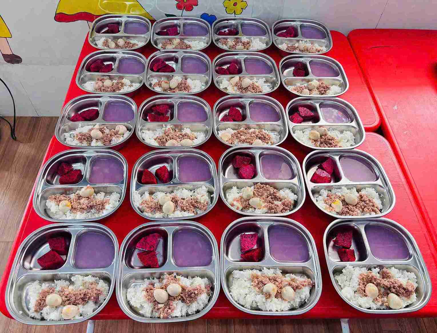 Suất ăn bán trú tại trường mầm non ở Khánh Hòa. Ảnh: Quang Dũng (chụp tháng 9.2026)
