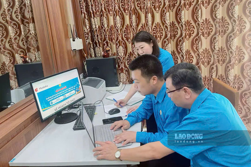 Along with the new establishment, Lao Cai Trade Union focuses on improving the quality of activities of grassroots trade unions, creating attraction and retaining union members. Photo: Dinh Dai