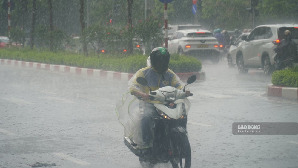 Weather forecast today September 13: Tropical depression causes widespread rain. Photo: Minh Chinh