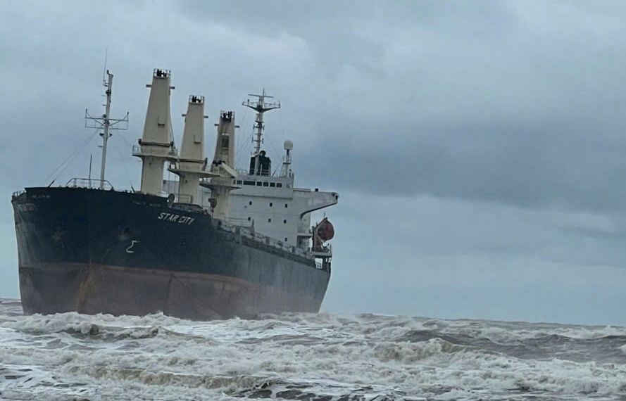 Cargo ship of 24,000 tons drifted and ran aground in Hue waters on September 12, 2026. Photo: Chan May Port Joint Stock Company