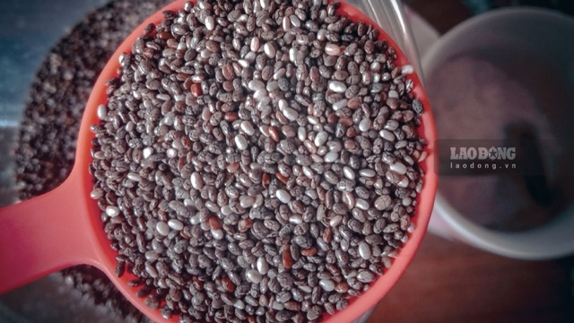 Chia seed and lemon juice without added sugar, suitable for people who are losing weight. Photo: Huong Son