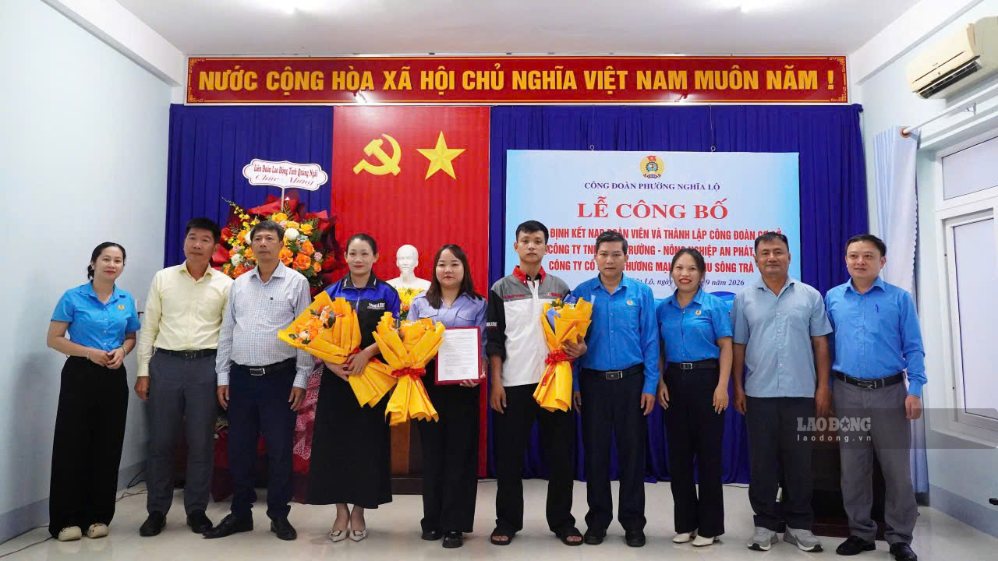 Establish grassroots trade unions at two companies to better care for workers. Photo: Thanh Tuan