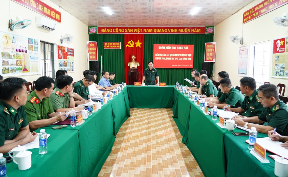 Thiếu tướng Võ Tiến Nghị, Phó Tư lệnh Bộ đội Biên phòng phát biểu kết luận. Ảnh: Tiến Vinh/Biên phòng An Giang
