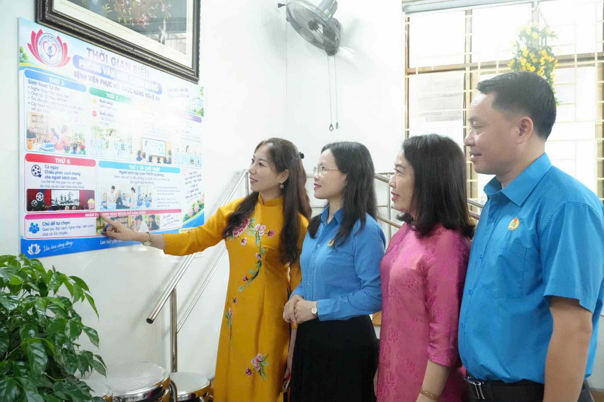Cua Lo Ward Trade Union launches "Worker Cultural Corner". Photo: Nghe An Trade Union posted on September 13th