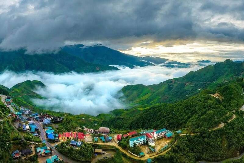 Tà Xùa, tỉnh Sơn La sau mưa đẹp như tranh, biển mây cuồn cuộn giữa núi rừng. Ảnh: UBND xã Tà Xùa