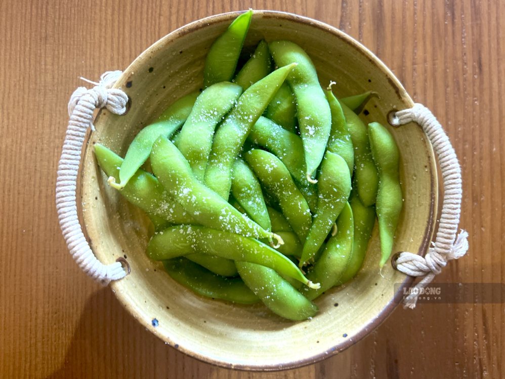 Adding edamame soybeans to your diet helps reduce cholesterol and protect cardiovascular health. Photo: Thanh Thanh