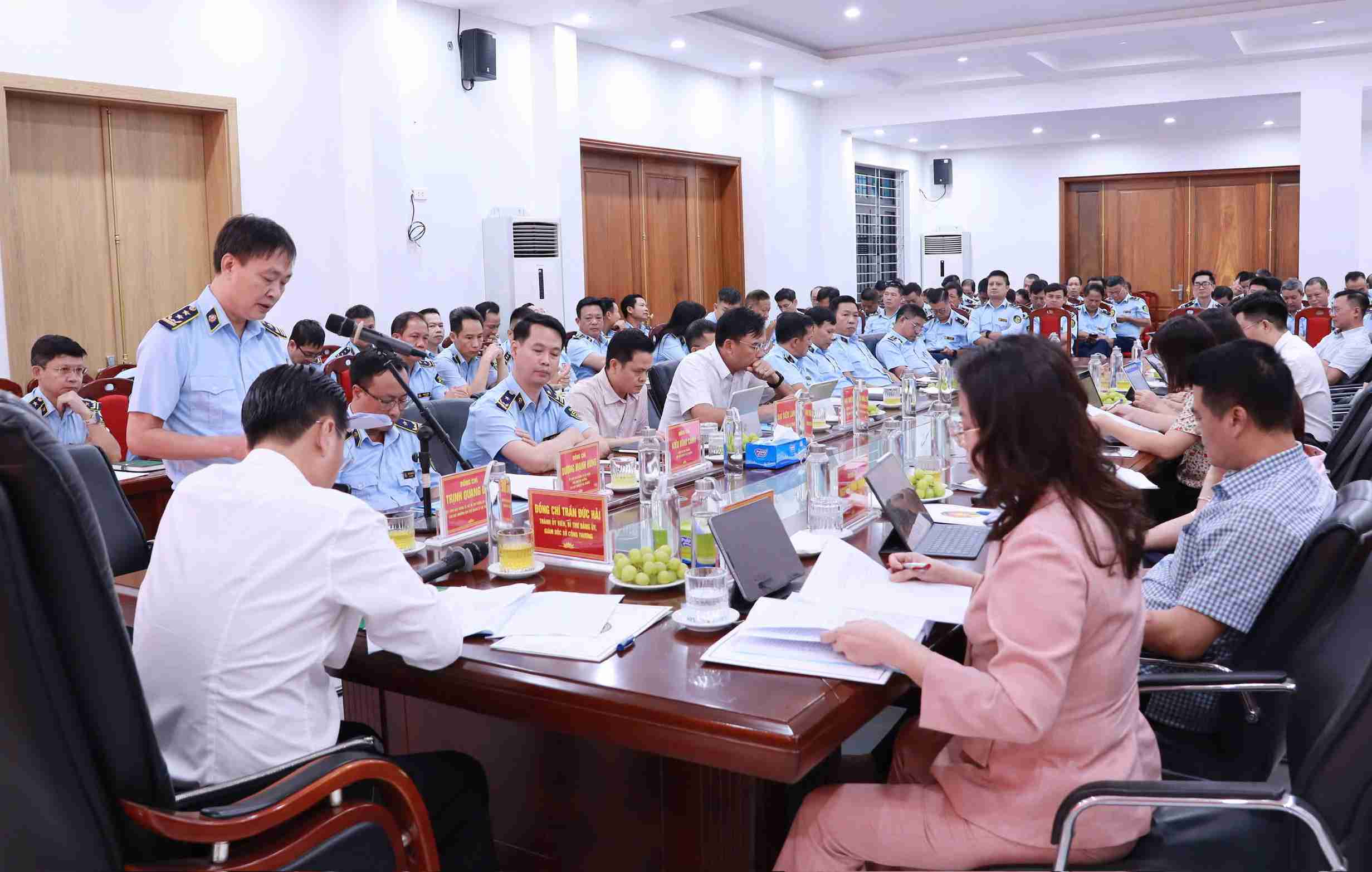 Ông Trịnh Quang Đức – Chi cục trưởng Chi cục QLTT Hà Nội phát biểu tại buổi làm việc. Ảnh: Chi cục QLTT Hà Nội