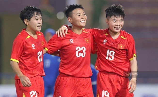 La selección femenina de Vietnam se enfrenta a Taiwán (China) en el partido inaugural de los ASIAD 20. Foto: Minh Dân