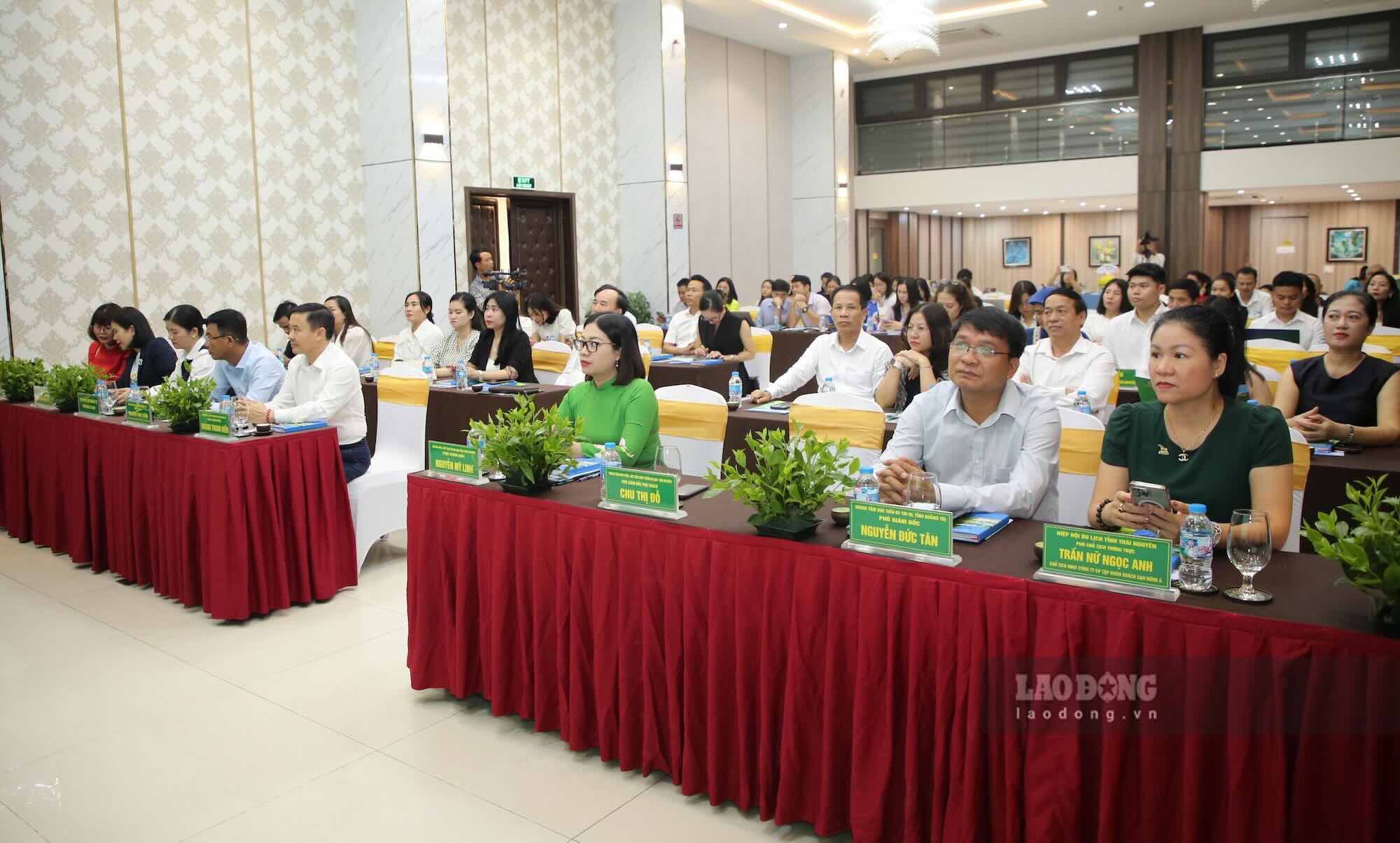 Toàn cảnh hội nghị. Ảnh: Công Sáng