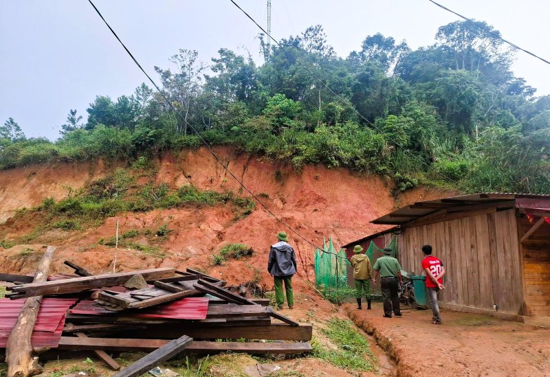 Soil moisture exceeds 85%, many mountainous areas of Da Nang face the risk of landslides. Photo: Police La Eee