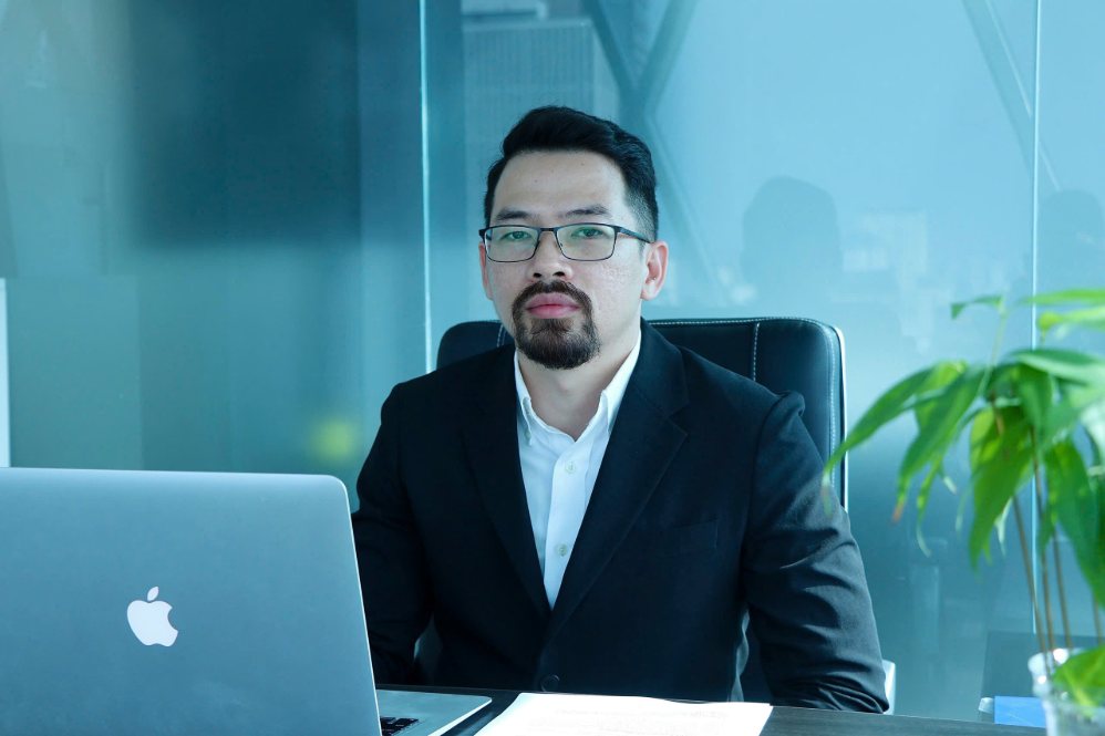 Lawyer Truong Ngoc Lieu talks about the legal corridor when Al "clones" actors. Photo: character sung cap