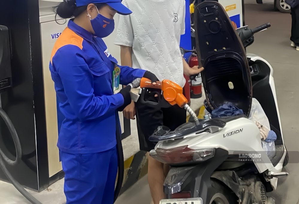 Retail gasoline and oil prices today are applied according to the price level of the adjustment period on September 10th. Photo: Song Anh (taken on September 12th, 2026)