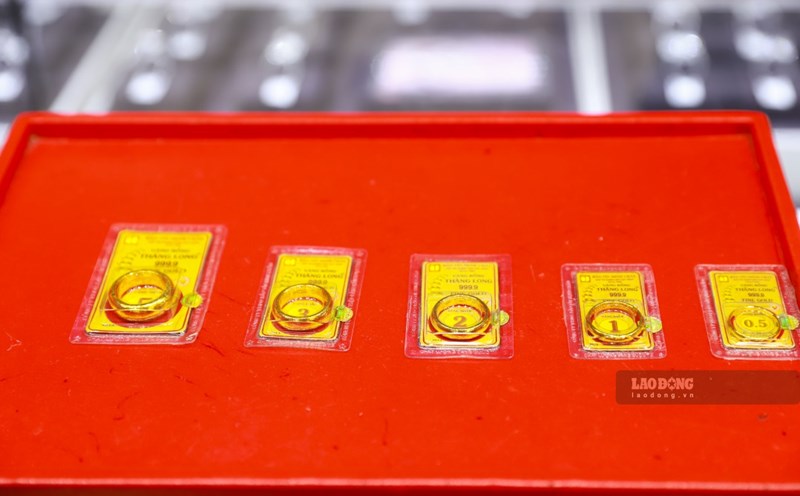 El precio del oro nacional aumentó el mes pasado, pero los inversores aún no han obtenido ganancias. Foto: Phan Anh