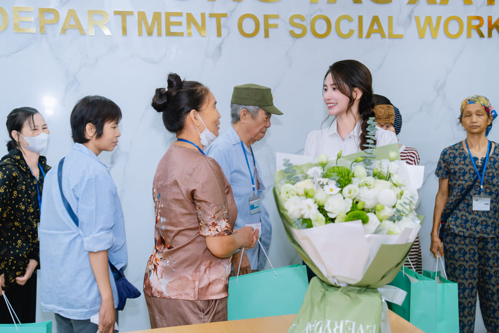 Á hậu Phạm