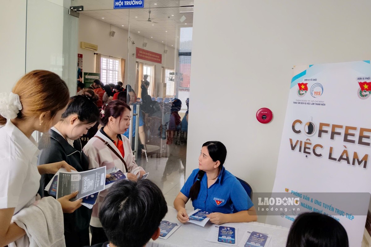 Students learn about job positions in the morning program 14. 9. Photo: Thanh An