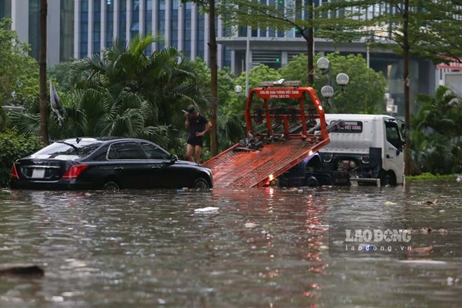Cars need to be checked after moving through flooded areas. Photo: To The