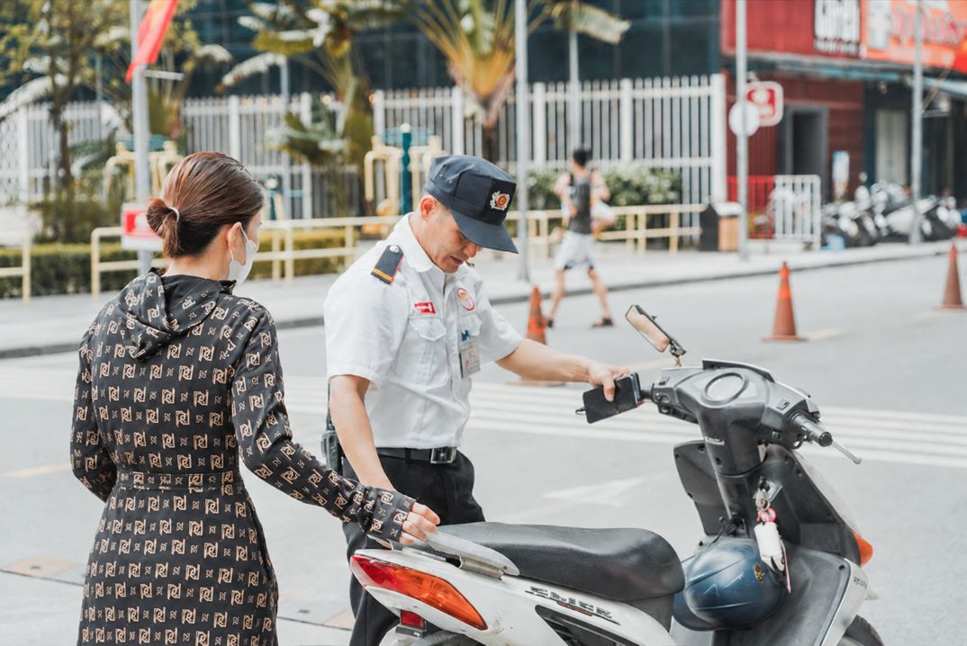 Security work requires workers to be trained in processes, observation skills, communication and situation handling. Photo: ROX Group