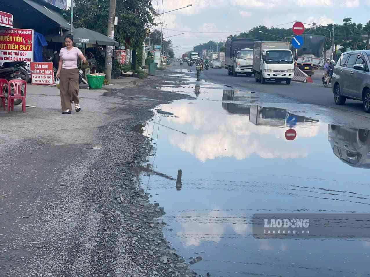 Đoạn qua chợ An Tây, phường Tây Nam đọng nước, ảnh hưởng đến giao thông. Ảnh chụp đầu tháng 9.2026. Ảnh: Đình Trọng
