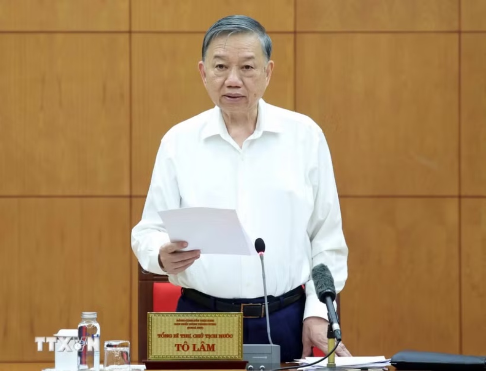 General Secretary and President To Lam chaired a working session on the Project to build new regulations on party members working in the private economy. Photo: VNA