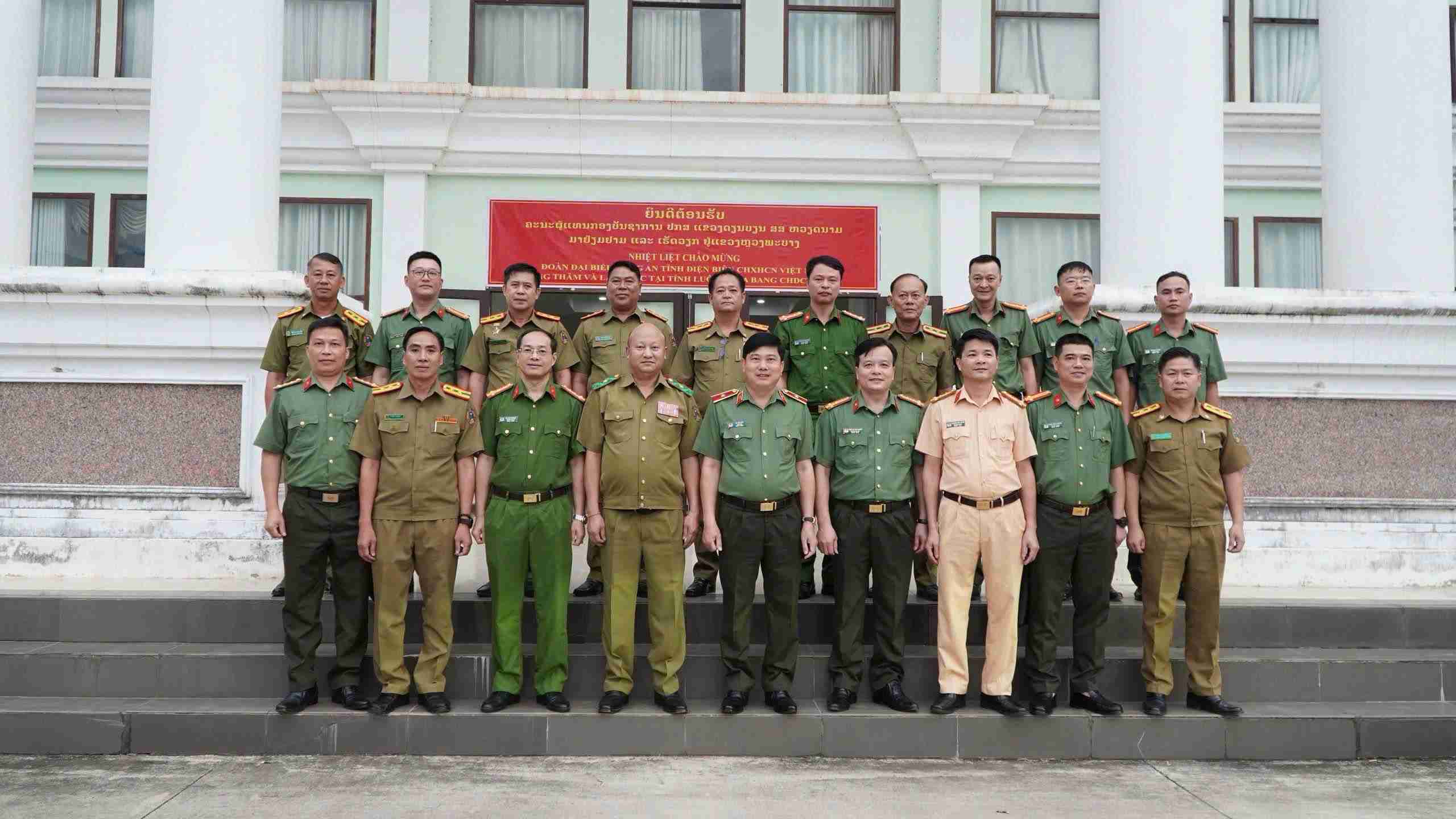 Công an tỉnh Điện Biên (Việt Nam) và Công an tỉnh Luông Pha Băng (Lào) đã phối hợp tốt trong ngăn chặn tội phạm xuyên biên giới Việt Nam - Lào. Ảnh: Công an Điện Biên
