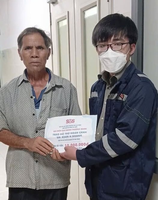 Cộng đồng chung tay giúp gia đình nữ sinh viên tử vong ở biển Đà Nẵng. Ảnh: Đội SOS Đà Nẵng