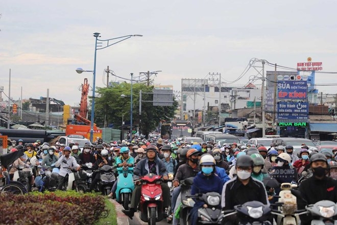 Traffic jams on Truong Chinh street intersecting Cong Hoa - near the Ba Queo station construction area. Photo: Minh Quan (taken in 2026)