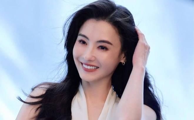 Trương Bá Chi đi ngủ lúc 20h40 để xinh đẹp, trẻ lâu ở tuổi 46