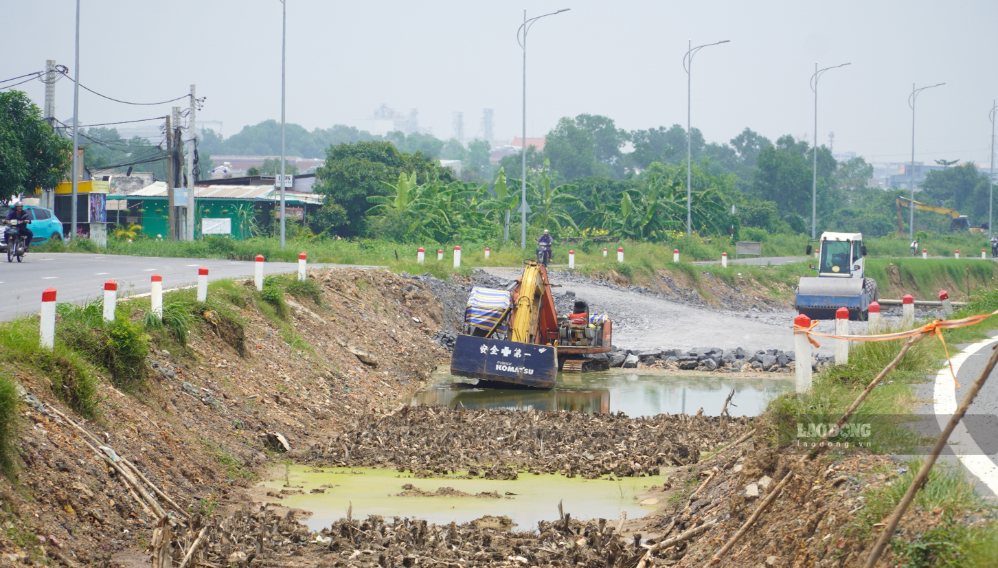 Tuyến đường nằm trên địa bàn phường Long Hưng, phường Tam Phước và xã An Phước. Ảnh: HAC