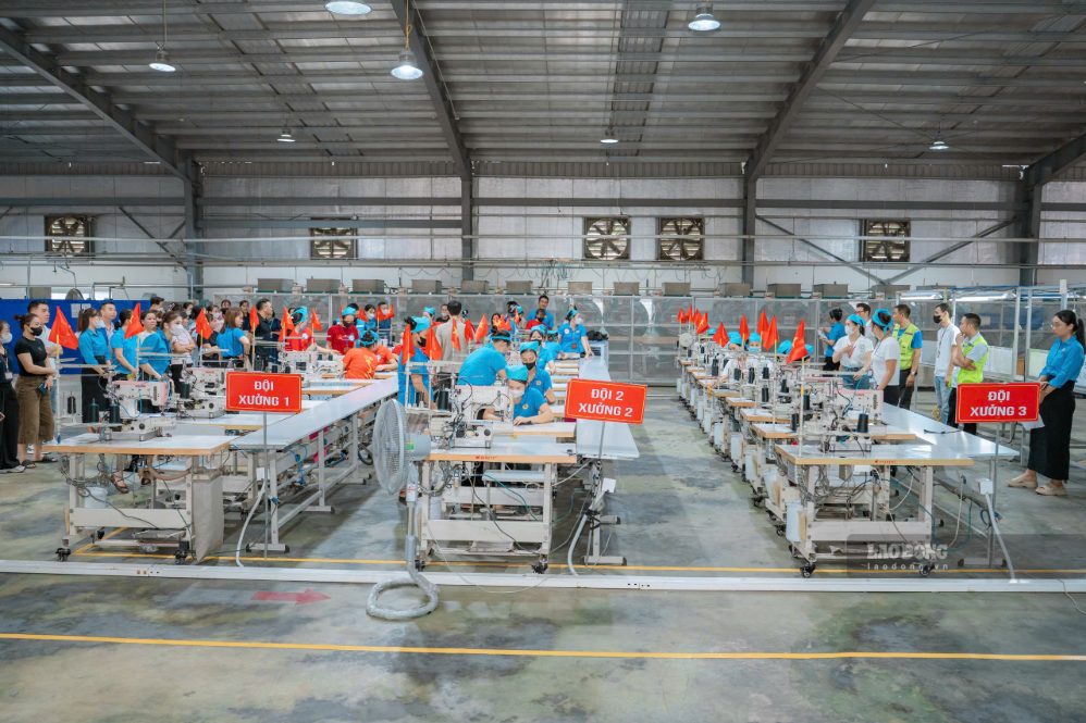 Các cuộc thi tay nghề giỏi ở Thanh Hóa đã và đang được tổ chức nghiêm túc, hiệu quả. Tham gia thi là cả chuyền chứ không phải một vài cá nhân. Ảnh: Xuân Hùng