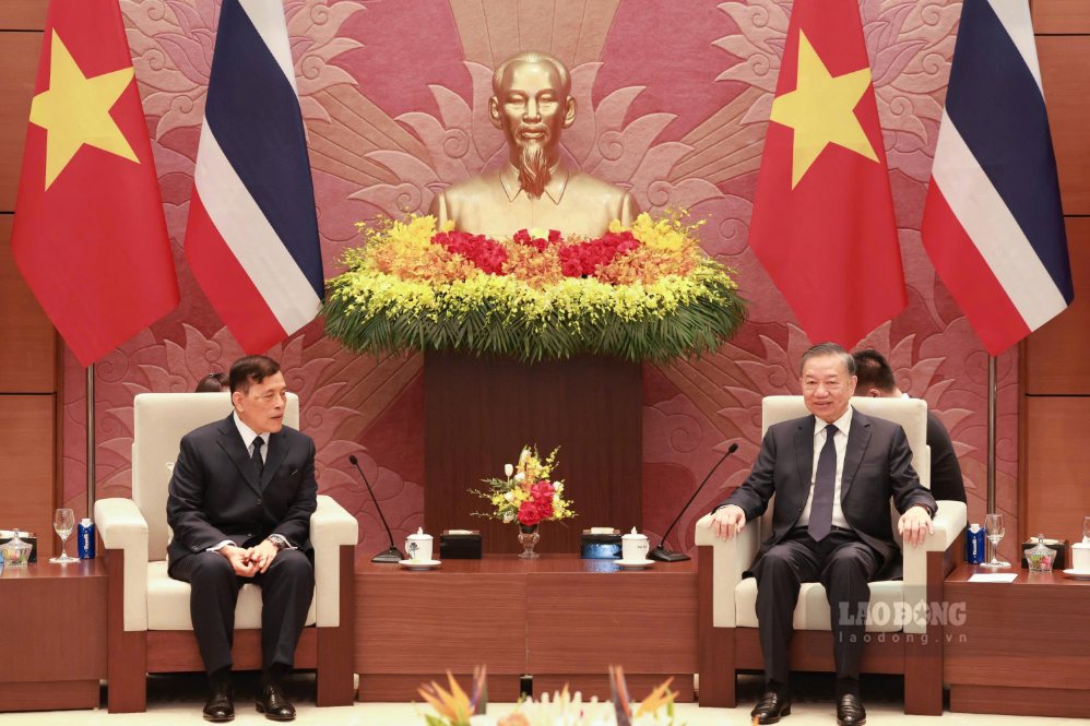 General Secretary and President To Lam holds talks with King Maha Vajiralongkorn Phra Vajiraklaochaoyuhua of the Kingdom of Thailand. Photo: Hai Nguyen