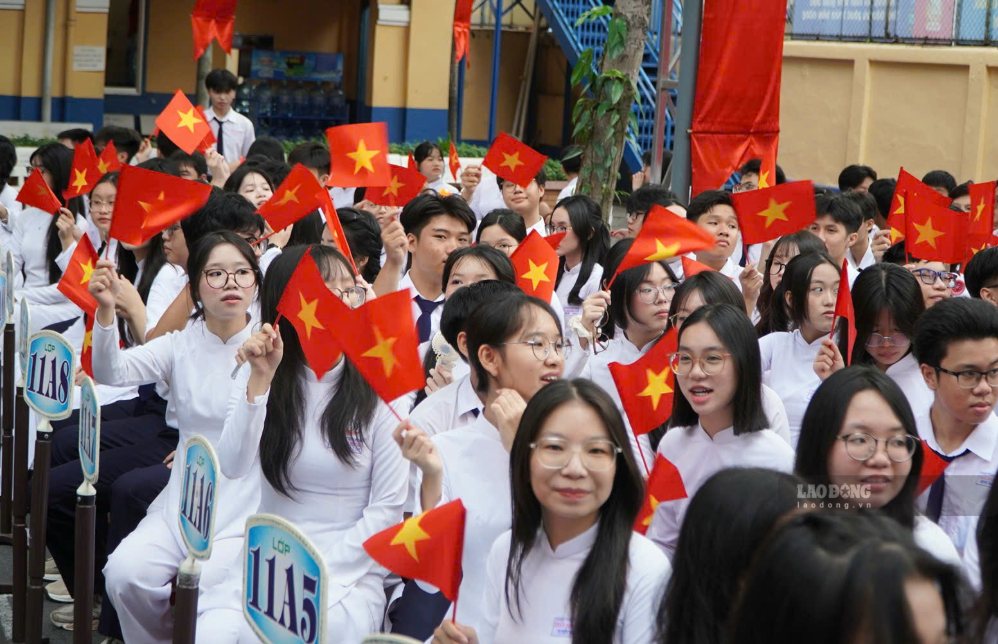 Ho Chi Minh City students at the opening ceremony of the 2026-2027 school year. Photo: Chan Phuc