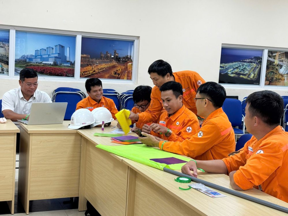 Nhiệt điện Vĩnh Tân 4 xác định phát triển văn hóa phải chuyển mạnh từ “phong trào” sang “kết quả thực chất“, lấy người lao động làm trung tâm và đo lường bằng hiệu quả công việc. Ảnh: Bình Minh
