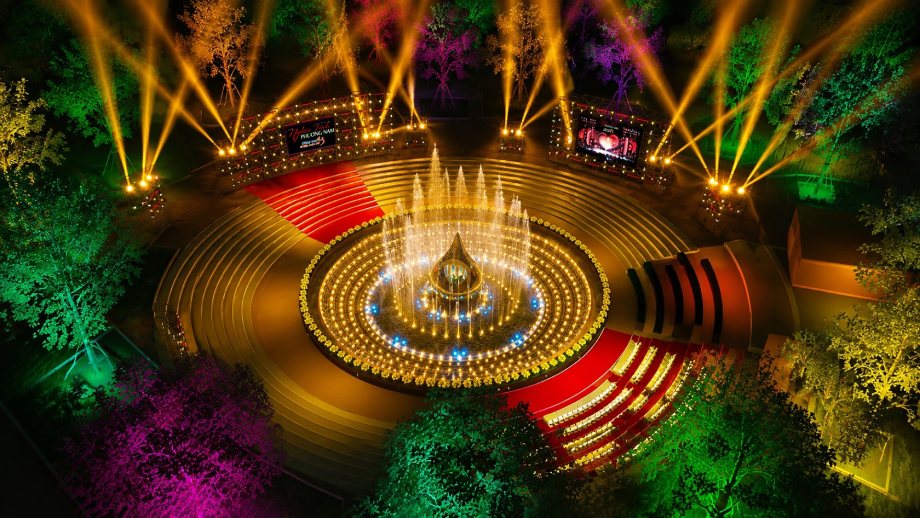 Stage design of the political art program Nghia tinh Phuong Nam - Together with children to continue life. Photo: BTC