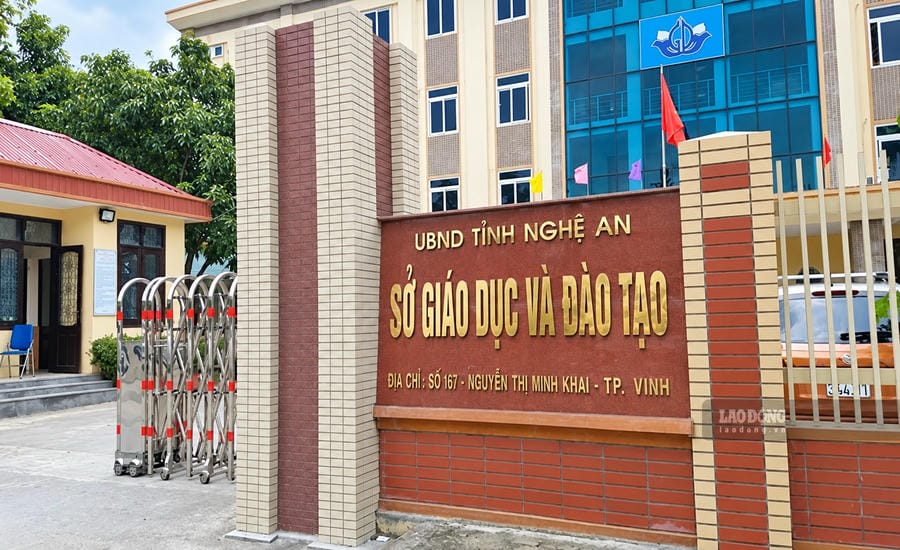 Le Département de l'éducation et de la formation de Nghệ An a pris connaissance des plaintes des enseignants concernant le paiement des frais d'enseignement dépassant les normes. Photo: Quang Đại