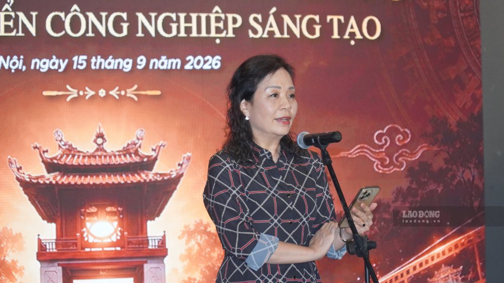 TS Ngô Phương Lan, Chủ tịch Hiệp hội Xúc tiến phát triển Điện ảnh Việt Nam chia sẻ tại sự kiện. Ảnh: Minh Chính