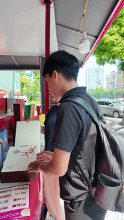 Dòng bánh cao cấp hút khách từ sớm, thị trường bánh trung thu vào chính vụ. Video: Thanh Bình 
