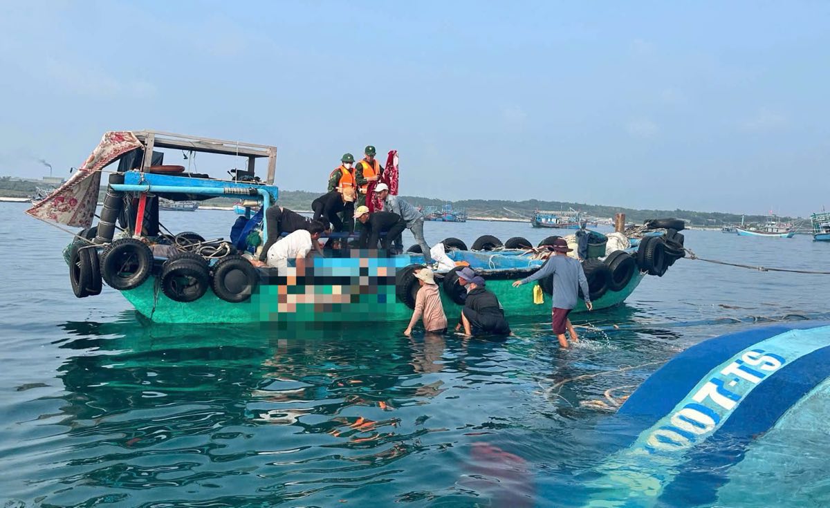 The body of the missing crew member was found and brought ashore, morning of September 16. Photo: People provided