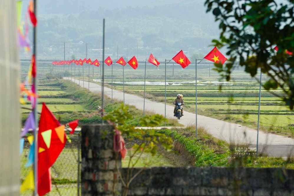 The Ministry of Home Affairs proposes to abolish 23 legal normative documents issued by the Minister of Home Affairs, including many circulars related to village and residential group organizations. Photo: Huu Chanh (taken in April 2026)