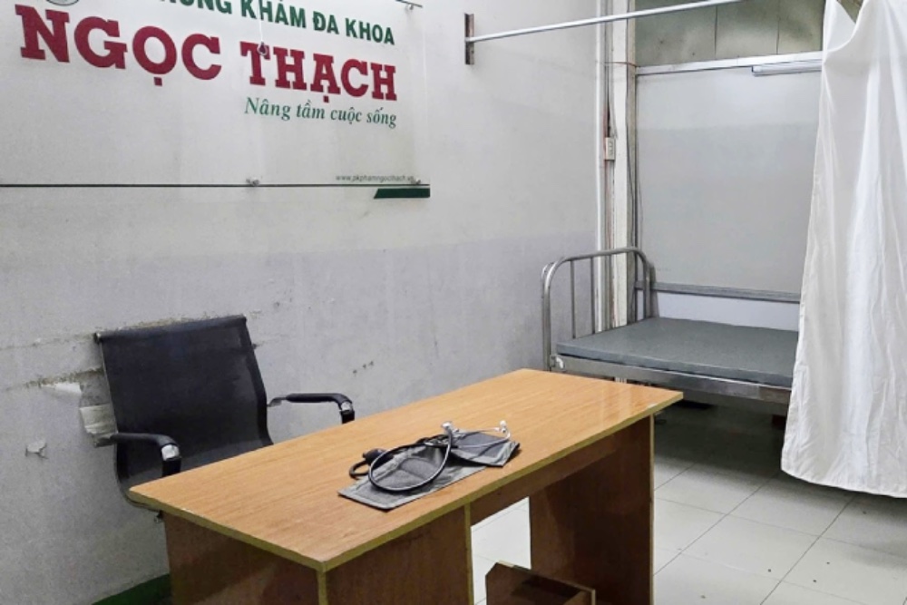 The inspection results showed that Ngoc Thach General Clinic had violations in performing professional health check-ups for people. Photo: Can Tho Department of Health provided