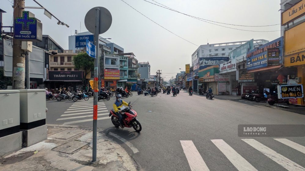 Khu vực đoạn giao Tân Kì Tân Quý với Lê Trọng Tấn thông thoáng xe. Ảnh: Ngọc Ánh