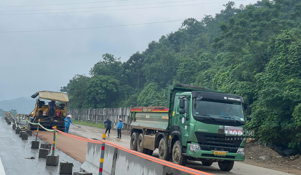 Giữ nhịp công trường cao tốc giữa những ngày mưa